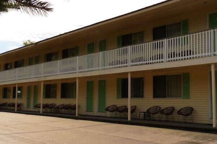 Hotel 5 of 57