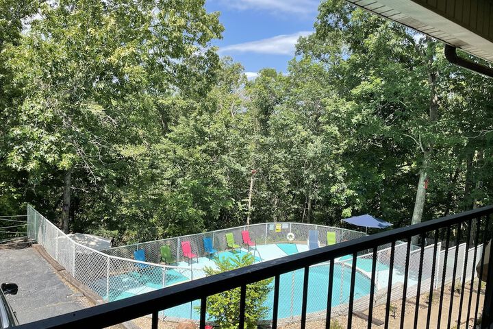 Pool 10 of 43