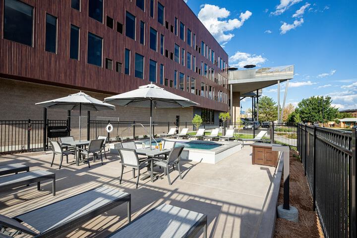 Hotel Maverick