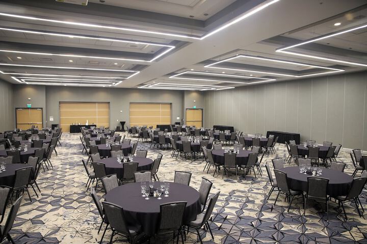 Holiday Inn & Suites Cedar Falls - Waterloo Event Center by IHG