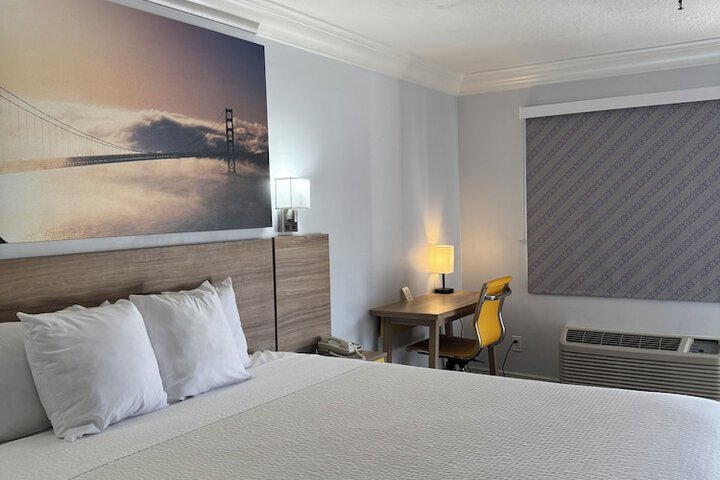 Days Inn by Wyndham Near City of Hope