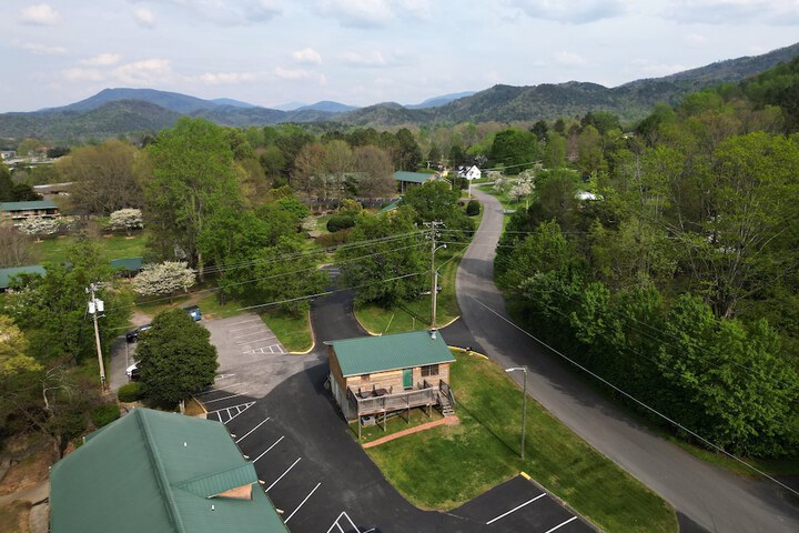 Tremont Lodge & Resort