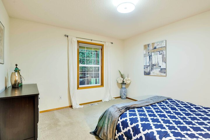 Milwaukie Home w / Covered Porch: Dogs Welcome!