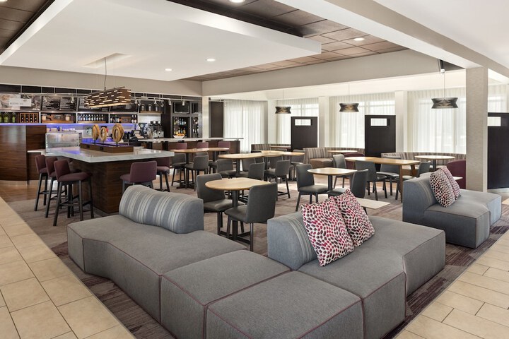 Courtyard Chicago Waukegan Gurnee