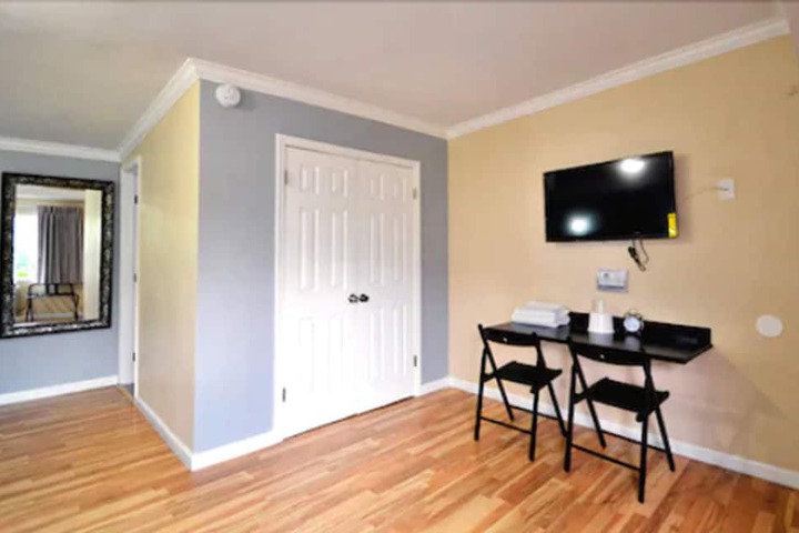 Room 26 of 34