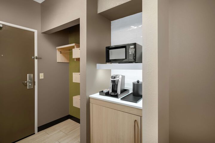 Room 14 of 24
