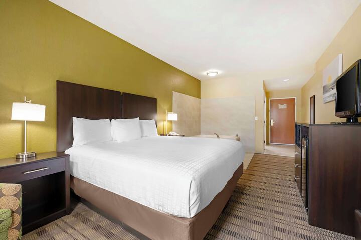 Room 15 of 30