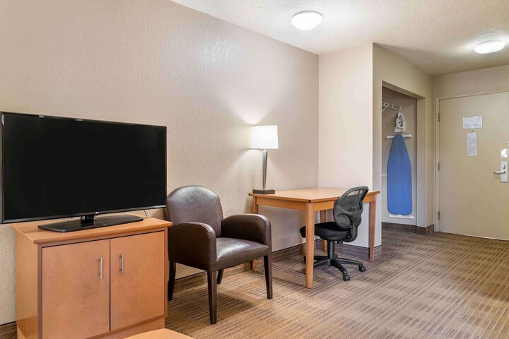 Room 22 of 28