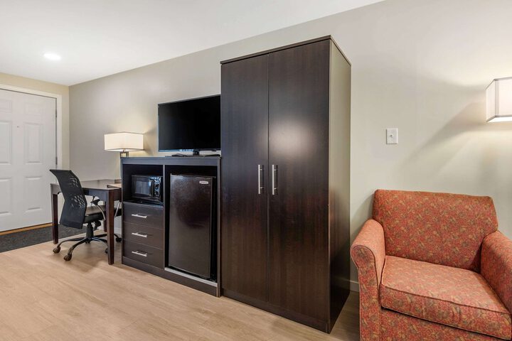 Quality Inn & Suites Lincoln I-93