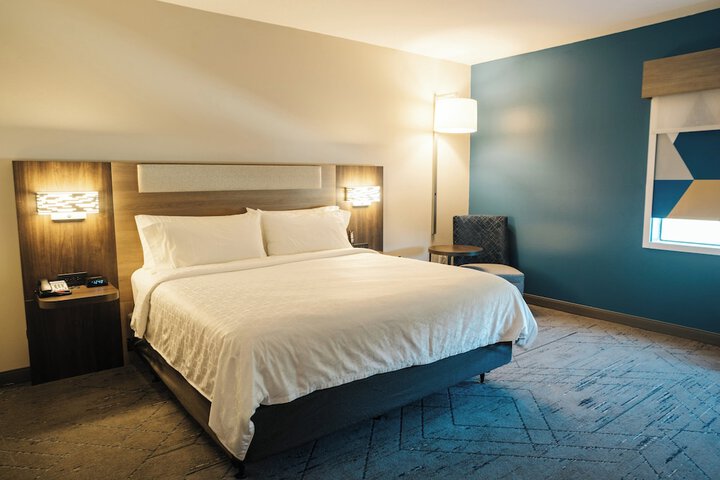 Room 32 of 70