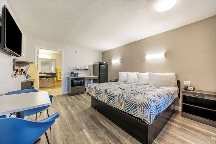 Room 26 of 27