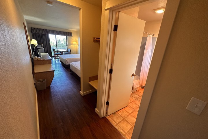 Room 157 of 181