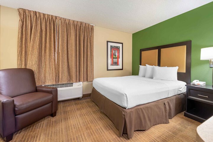 Room 15 of 26