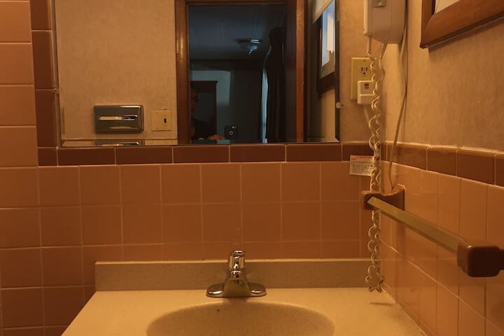 Room 22 of 33