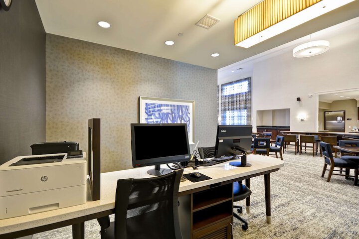 Business Center 47 of 51