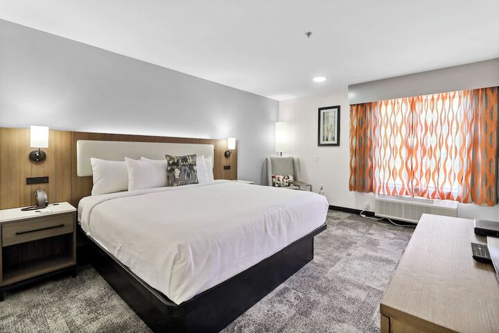 Room 44 of 77