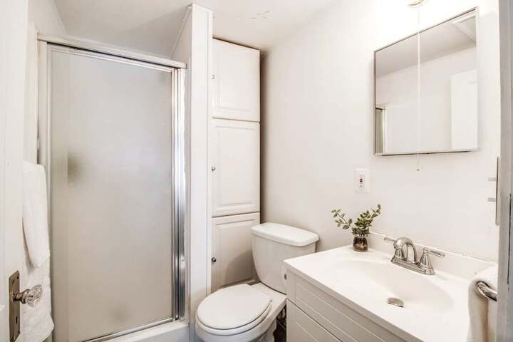 Automaniac Spot in the Heart of Pontiac 3 Beds 2 Baths