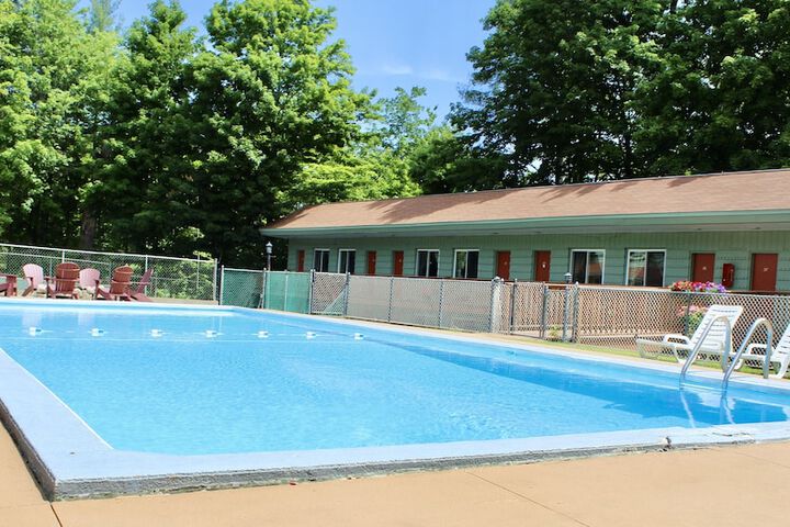 Pool 4 of 60