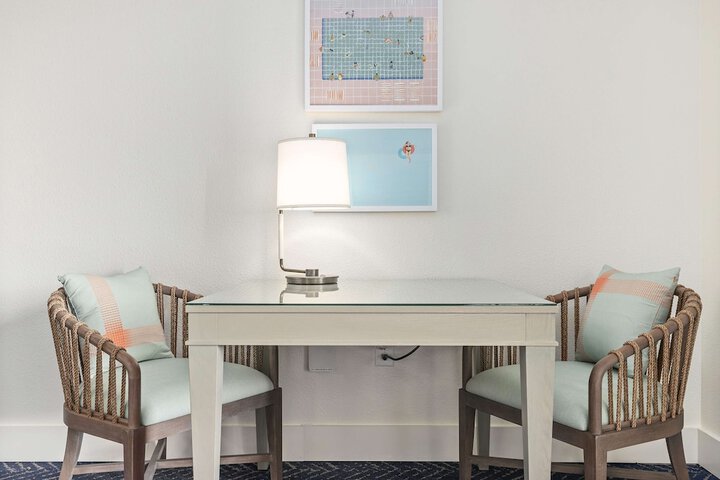 Room 119 of 172