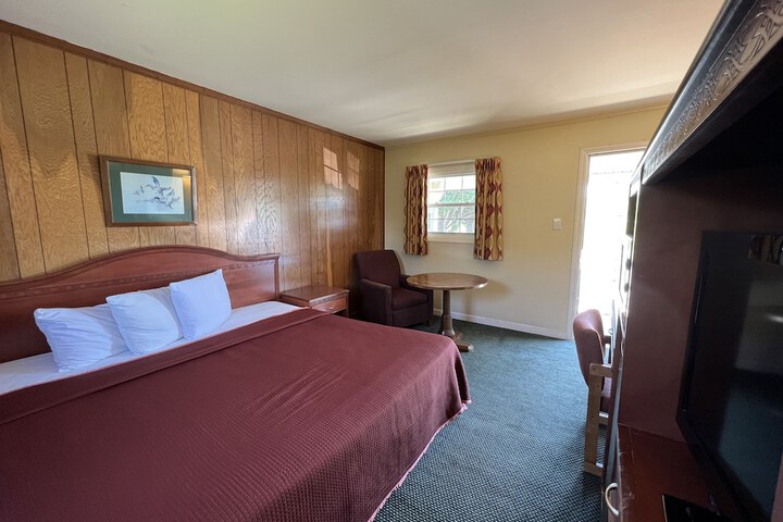 Room 27 of 34