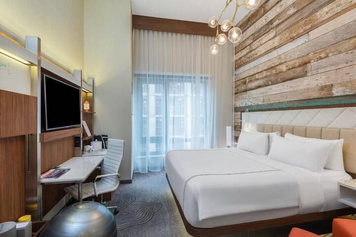 Room 43 of 59