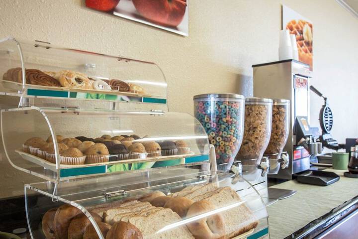 Quality Inn & Suites Monroe