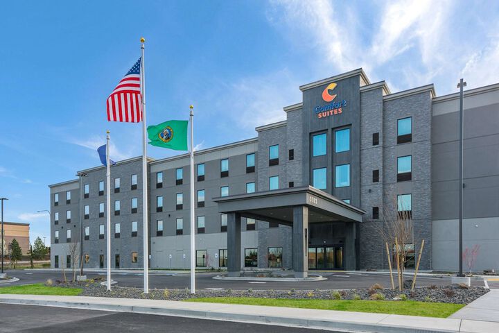 Hotel 5 of 93