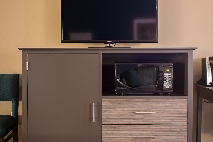 Room 32 of 43