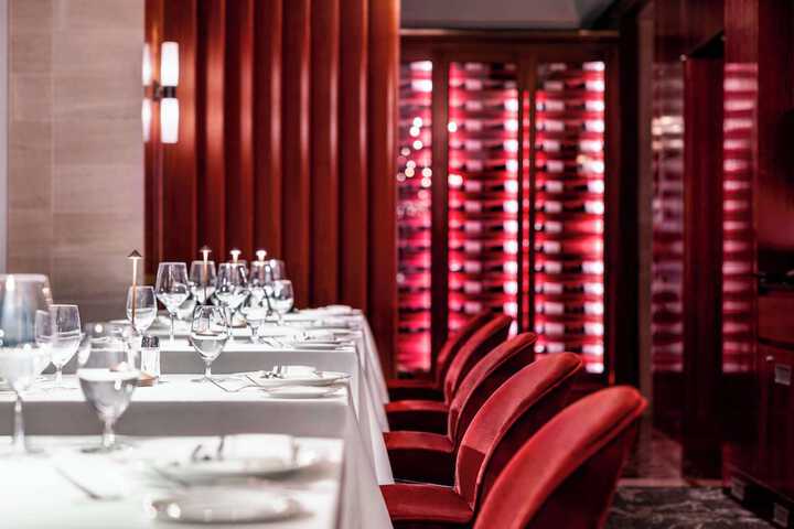 Dining 76 of 96