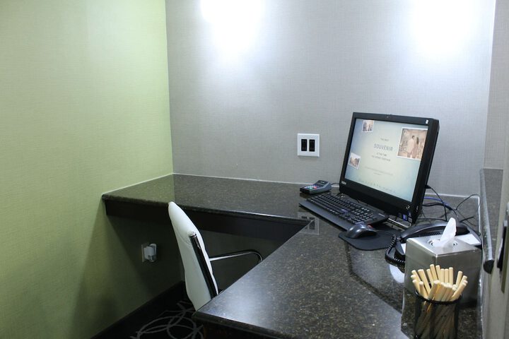 Business Center 32 of 33
