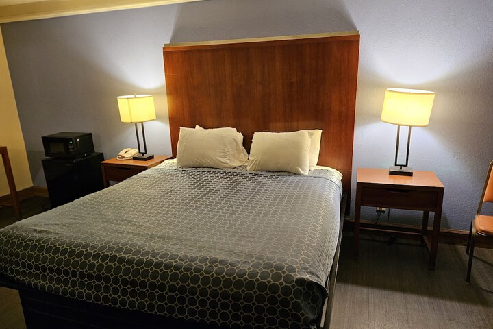 Room 59 of 86