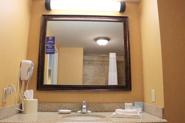 Room 16 of 62