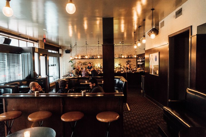Lounge 78 of 82