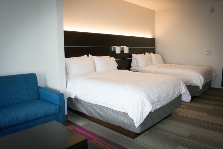 Room 16 of 38