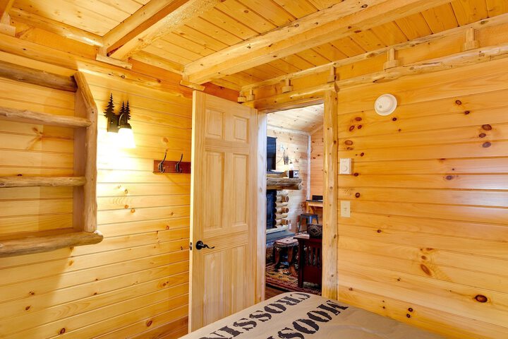 Room 46 of 153