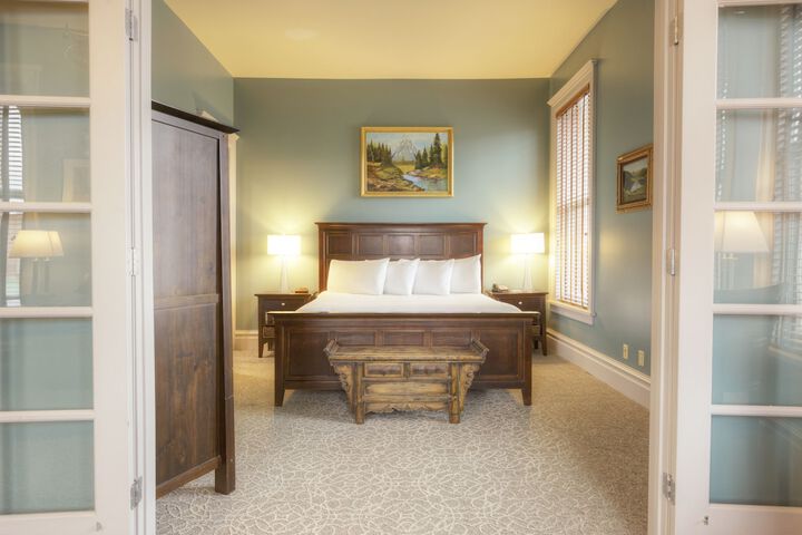 Montvale Hotel