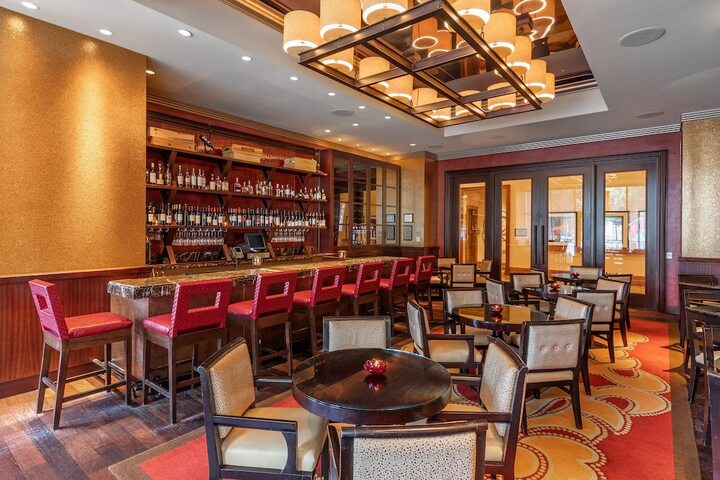 Lounge 95 of 122