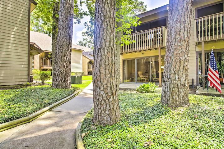 Walden Golf Course Condo Near Lake Conroe!