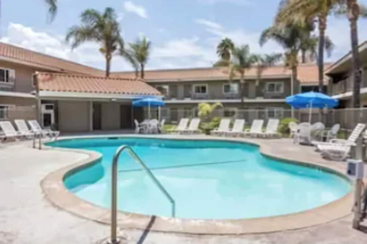 Pool 4 of 20