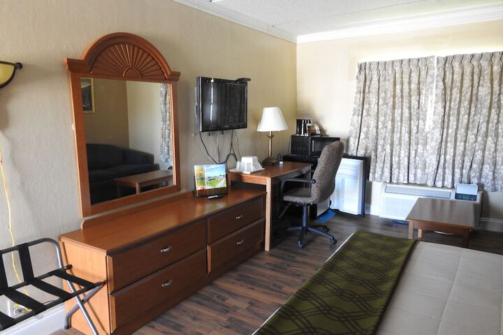 Room 25 of 34