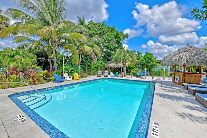 Pool 44 of 198