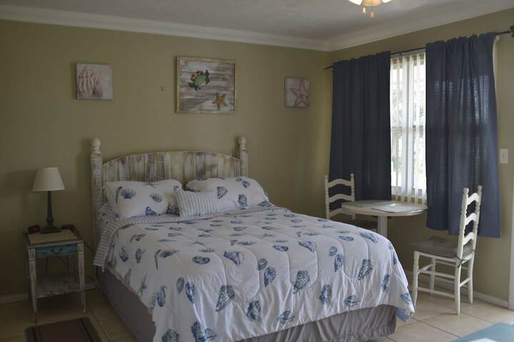 Room 33 of 40