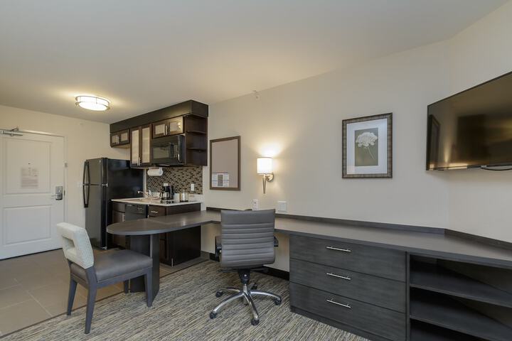 Room 21 of 38