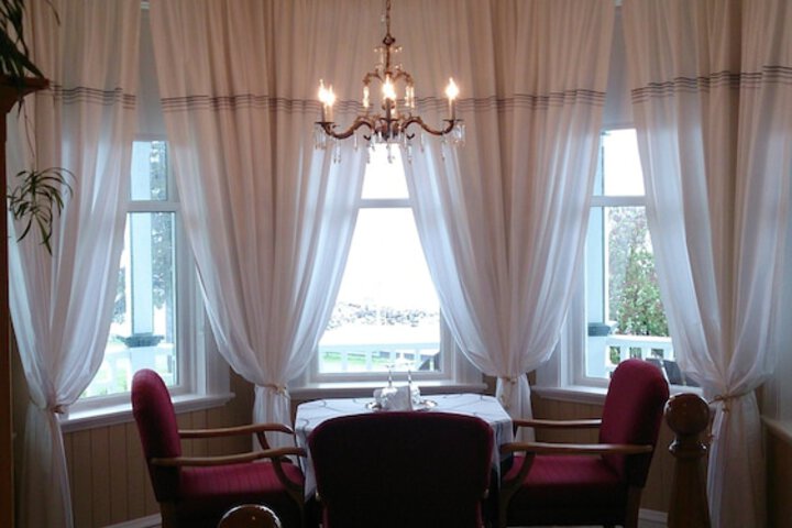 Room 18 of 33