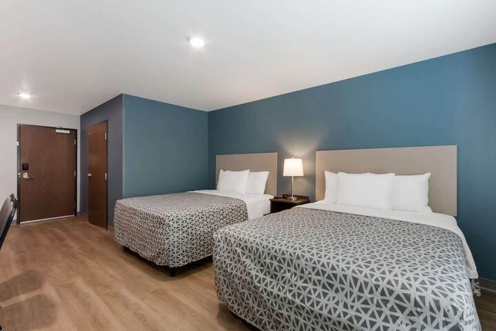 Room 14 of 32