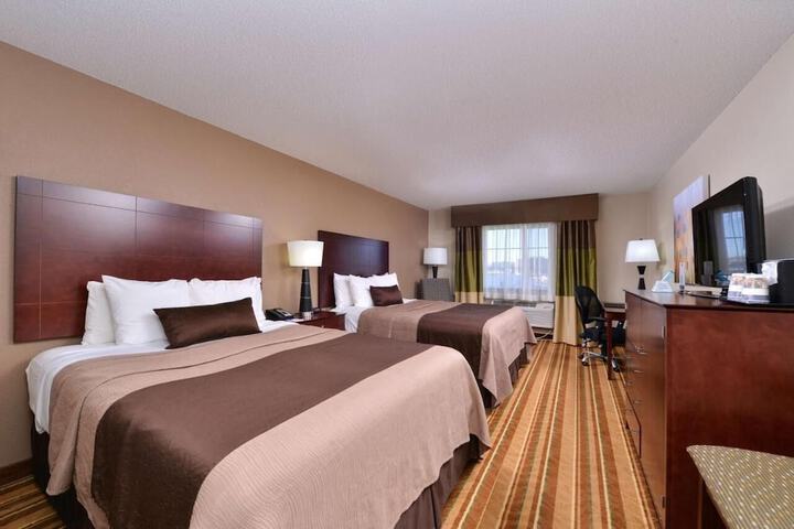 Room 4 of 8