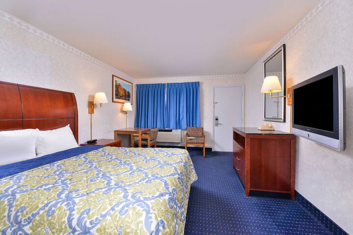 Room 18 of 43