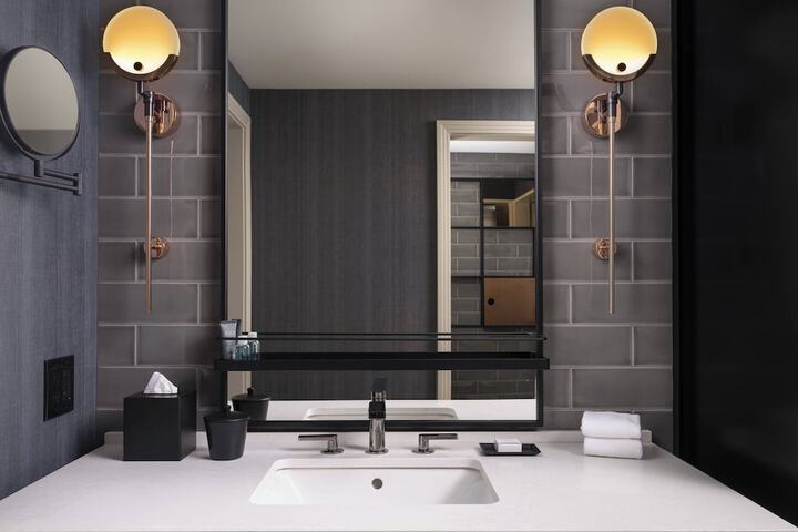 Hotel Distil Autograph Collection