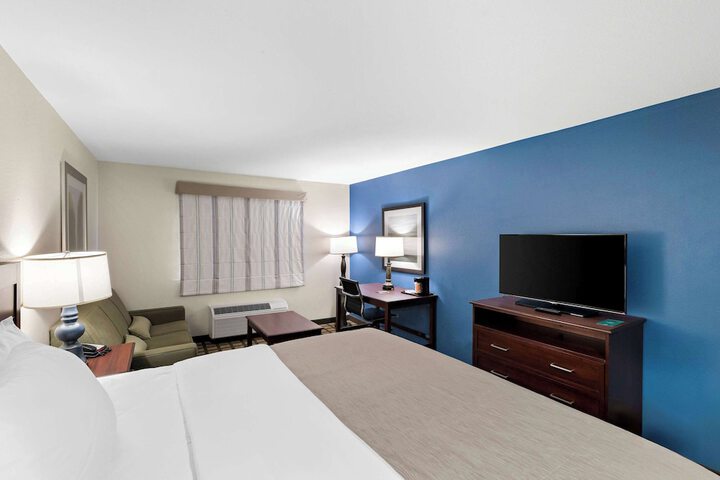 Room 16 of 38