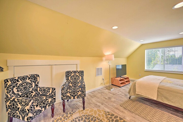 Family-friendly Kirkland Home 1 Mi to Downtown